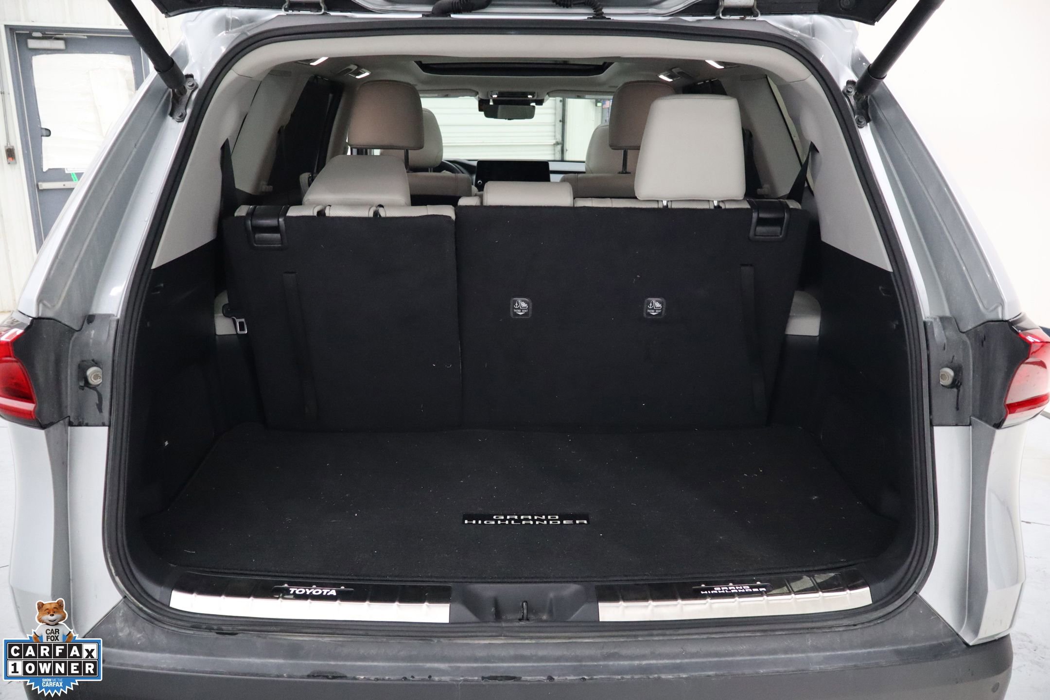 Used 2024 Toyota Grand Highlander AWD image 31
