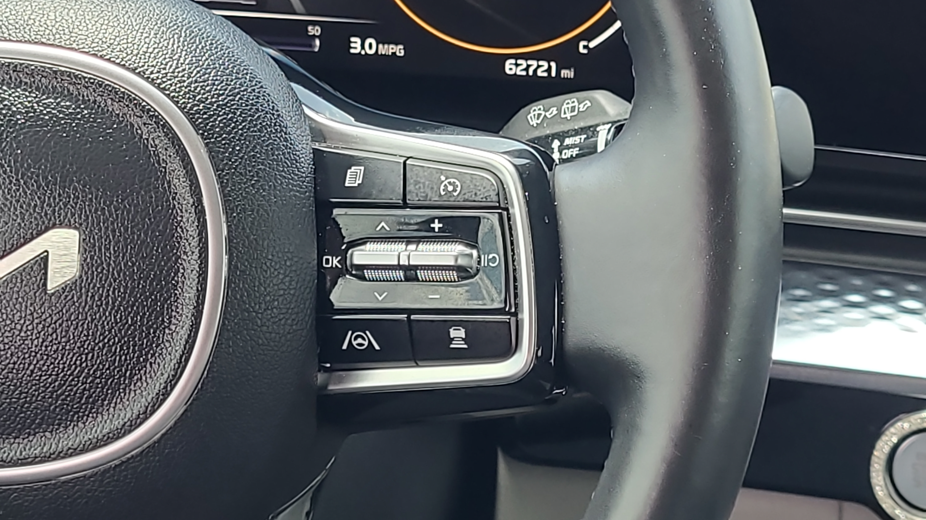 Used 2022 Kia Carnival SX Prestige FWD image 13