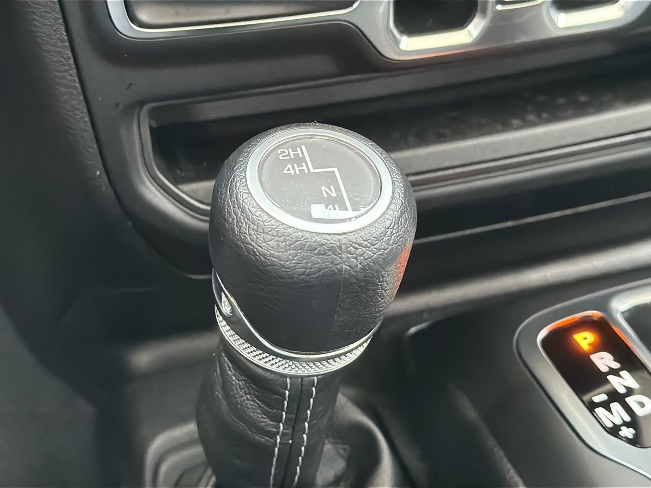 Used 2025 Jeep Gladiator Sport AWD/4WD image 23