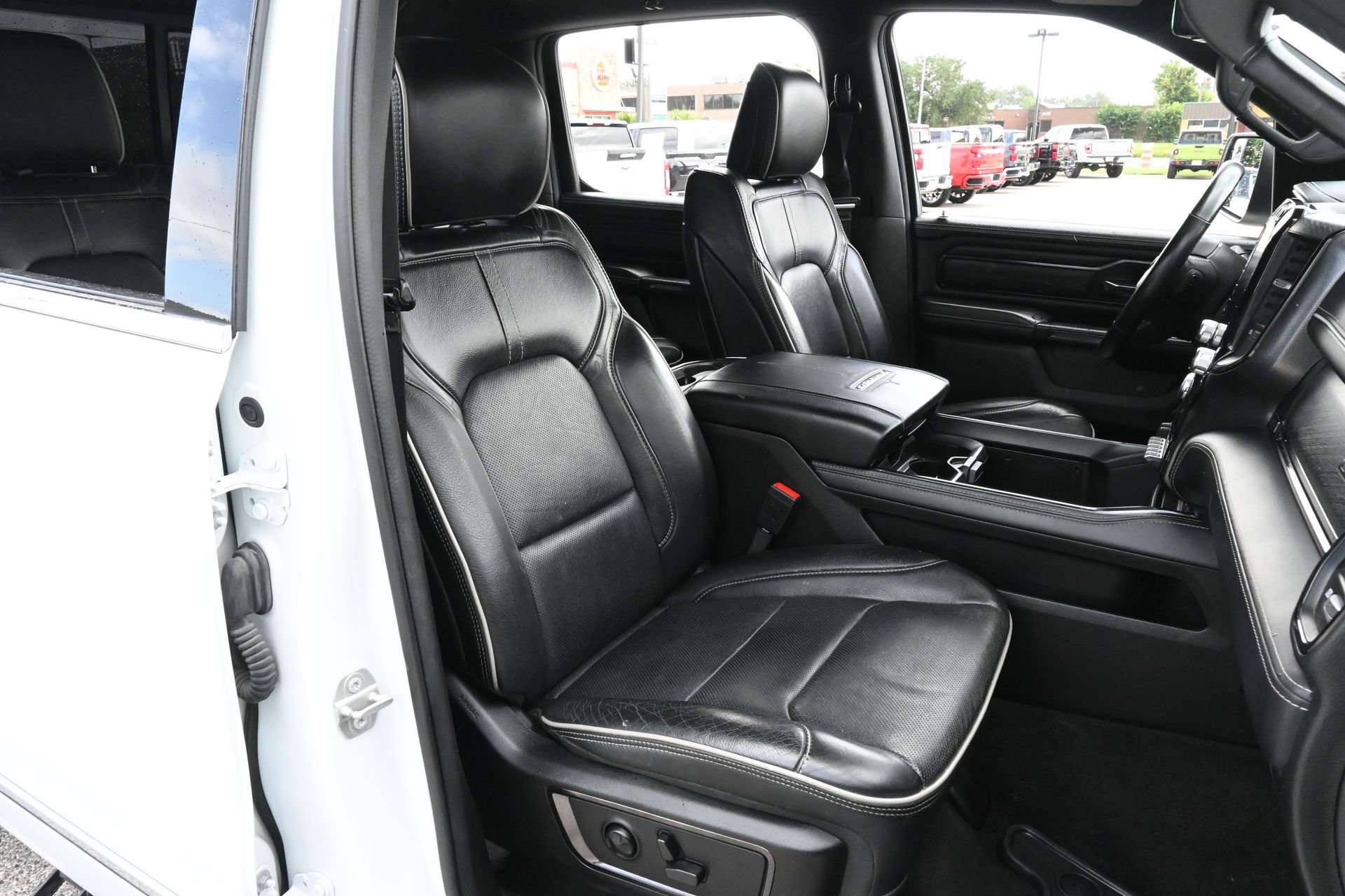 Used 2023 RAM 1500 Limited AWD/4WD image 23