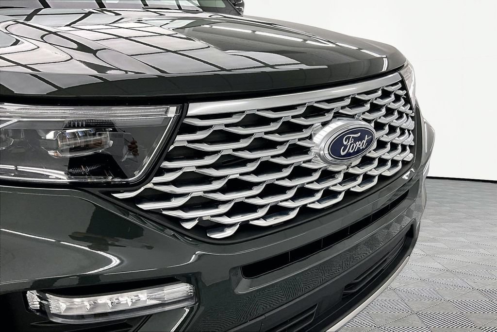 Certified 2024 Ford Explorer Platinum w/ Technology Package AWD/4WD image 29