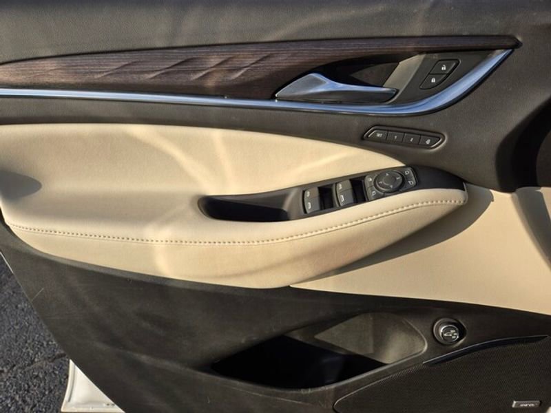 Used 2023 Buick Enclave Avenir w/ Avenir Technology Package image 33