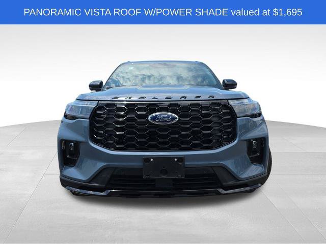 Certified 2025 Ford Explorer ST-Line w/ Premium Package AWD/4WD image 3