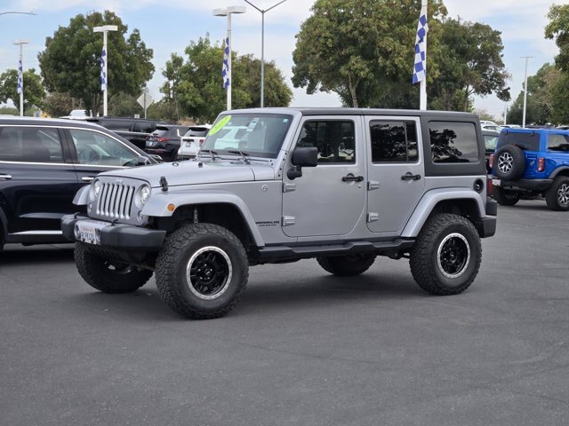 Used 2017 Jeep Wrangler Unlimited Sahara AWD/4WD image 6