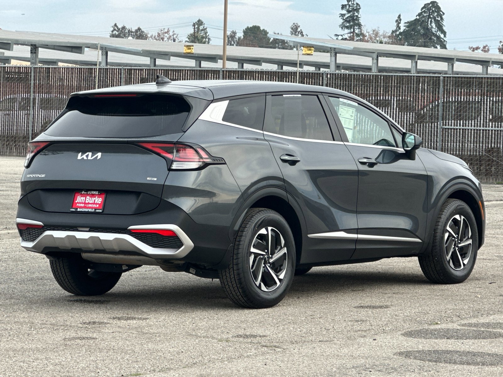 Used 2023 Kia Sportage LX image 4