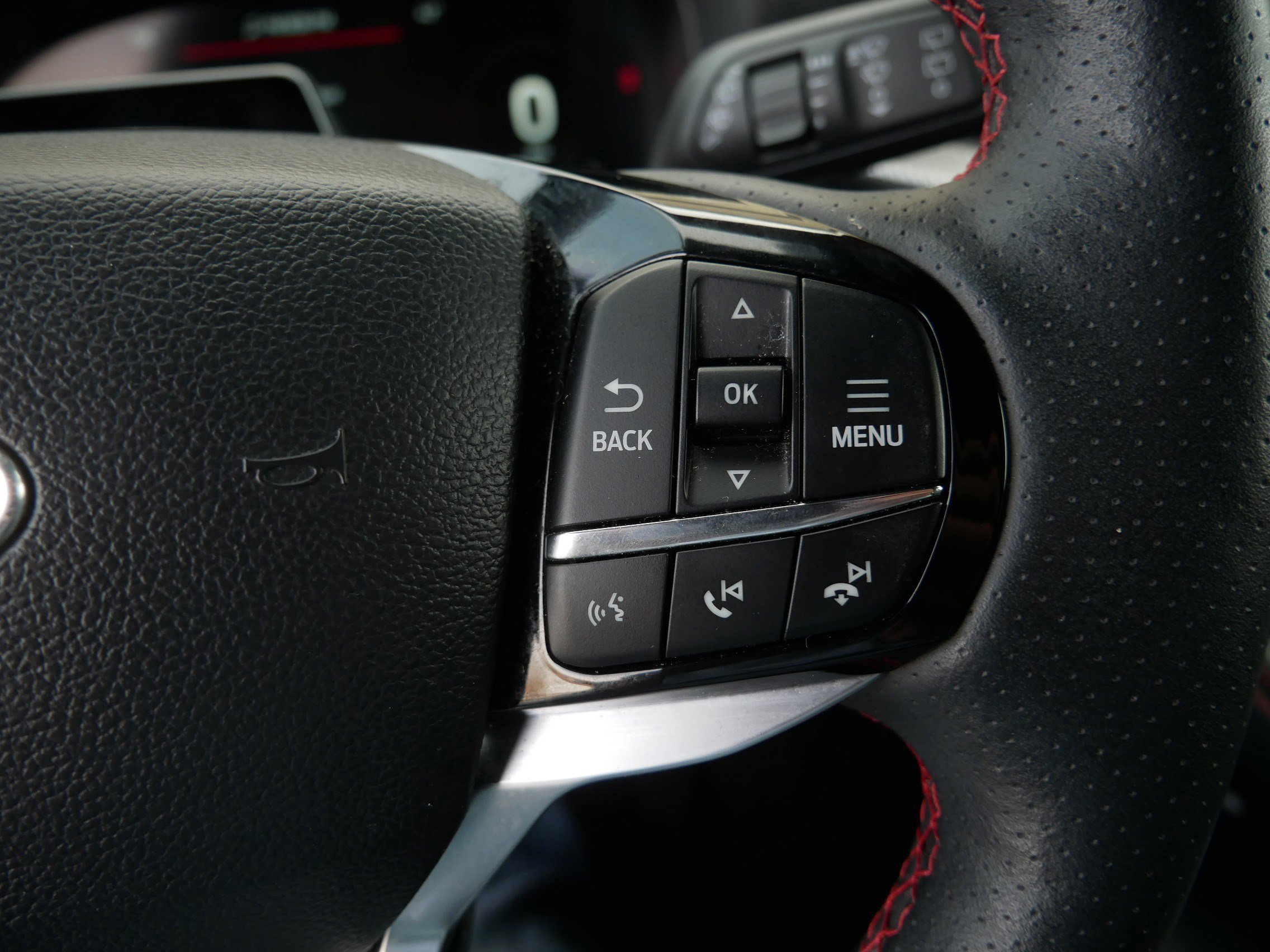 Certified 2025 Ford Explorer ST-Line image 29