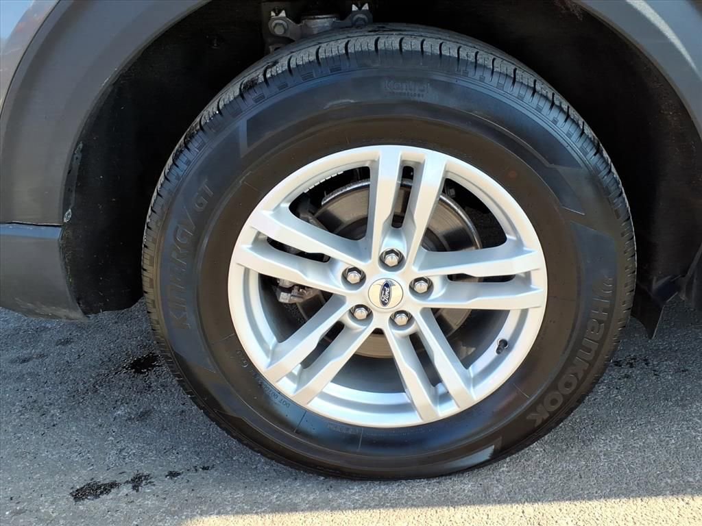 Certified 2023 Ford Explorer XLT w/ Equipment Group 202A image 7