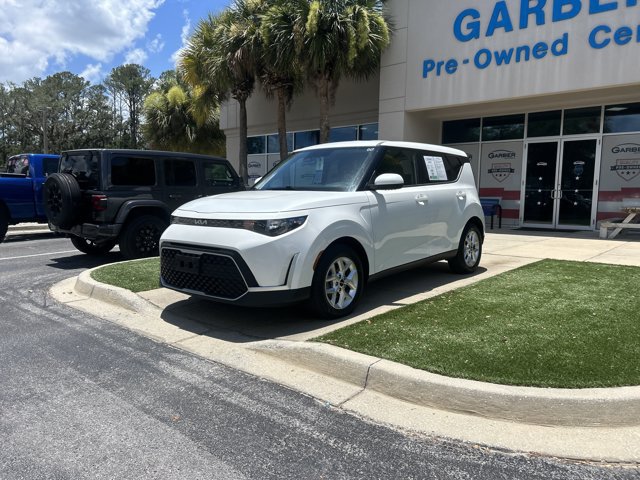 Used 2024 Kia Soul LX w/ Option Group 015 FWD image 10