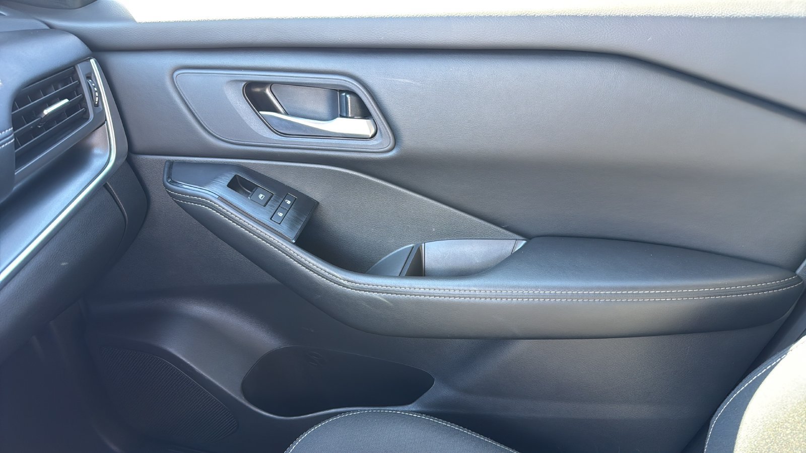 Used 2026 Nissan Rogue SV FWD image 20