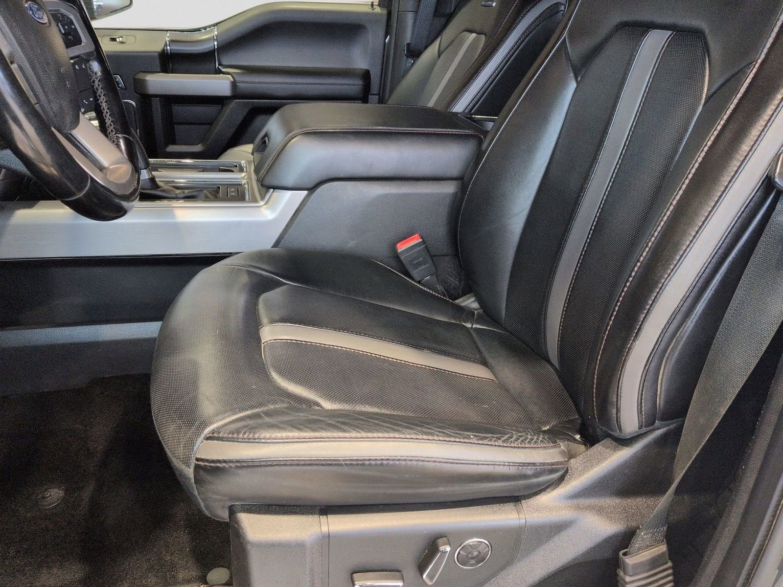 Certified 2018 Ford F150 Platinum w/ Technology Package image 20