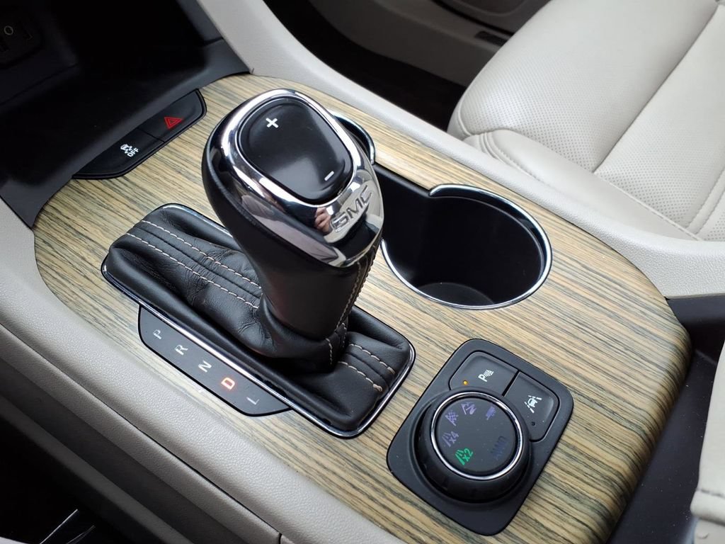 Used 2019 GMC Acadia Denali w/ Technology Package AWD/4WD image 22