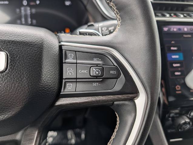 Used 2023 Jeep Grand Cherokee Limited AWD/4WD image 22