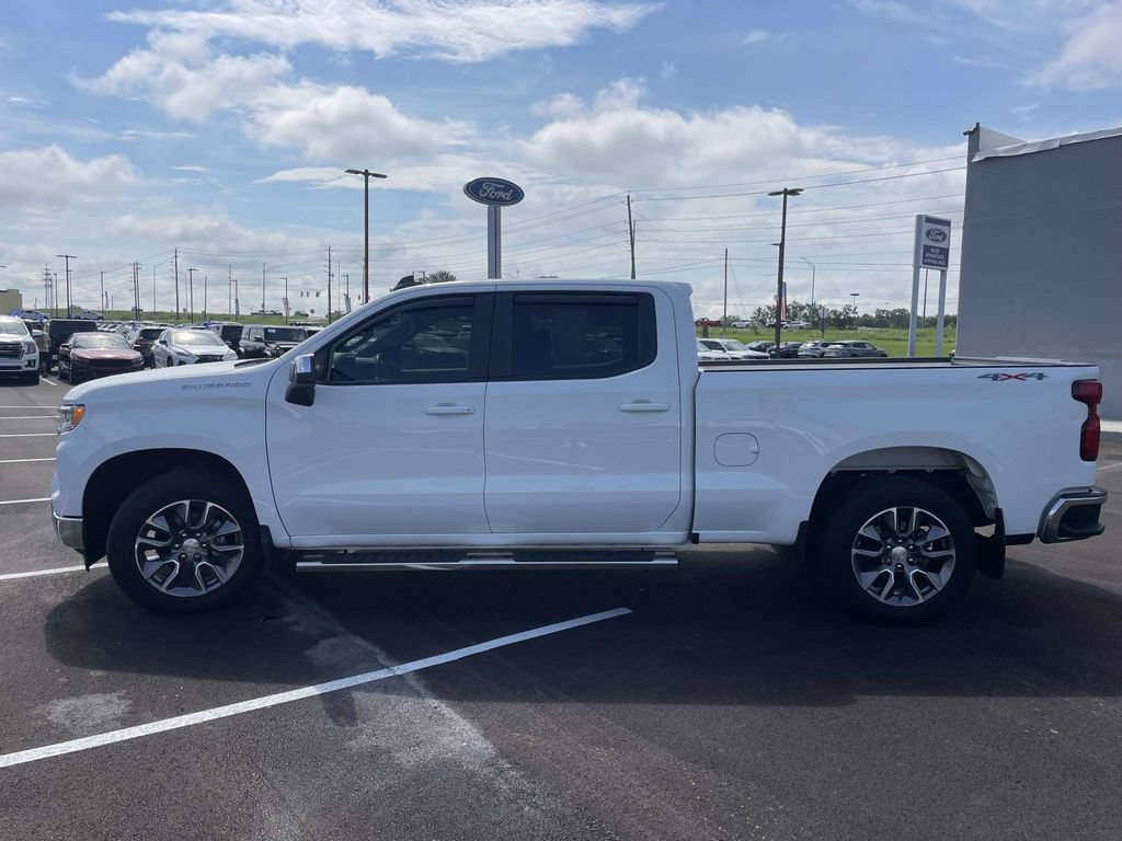 Used 2022 Chevrolet Silverado 1500 LT AWD/4WD image 6