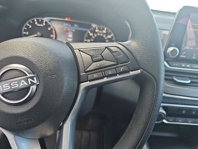Used 2025 Nissan Altima 2.5 SV AWD/4WD image 17