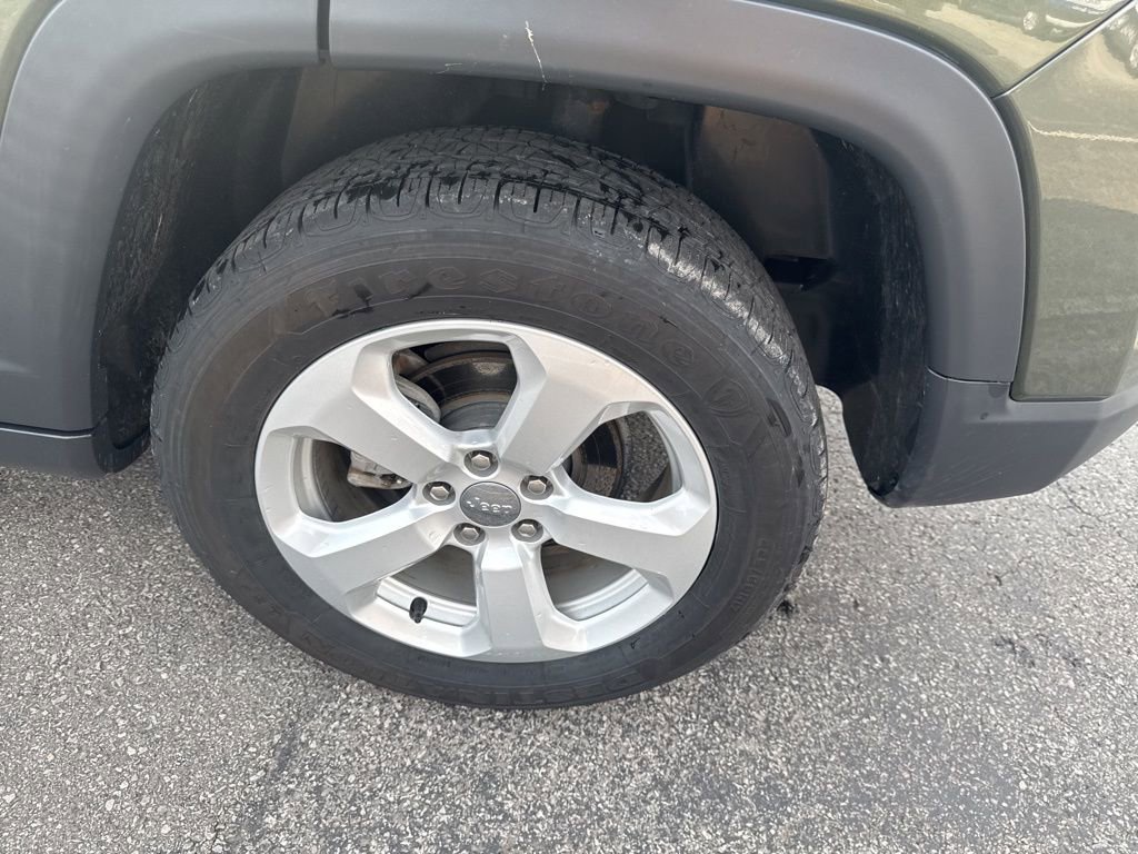 Used 2019 Jeep Compass Latitude w/ Cold Weather Group image 40