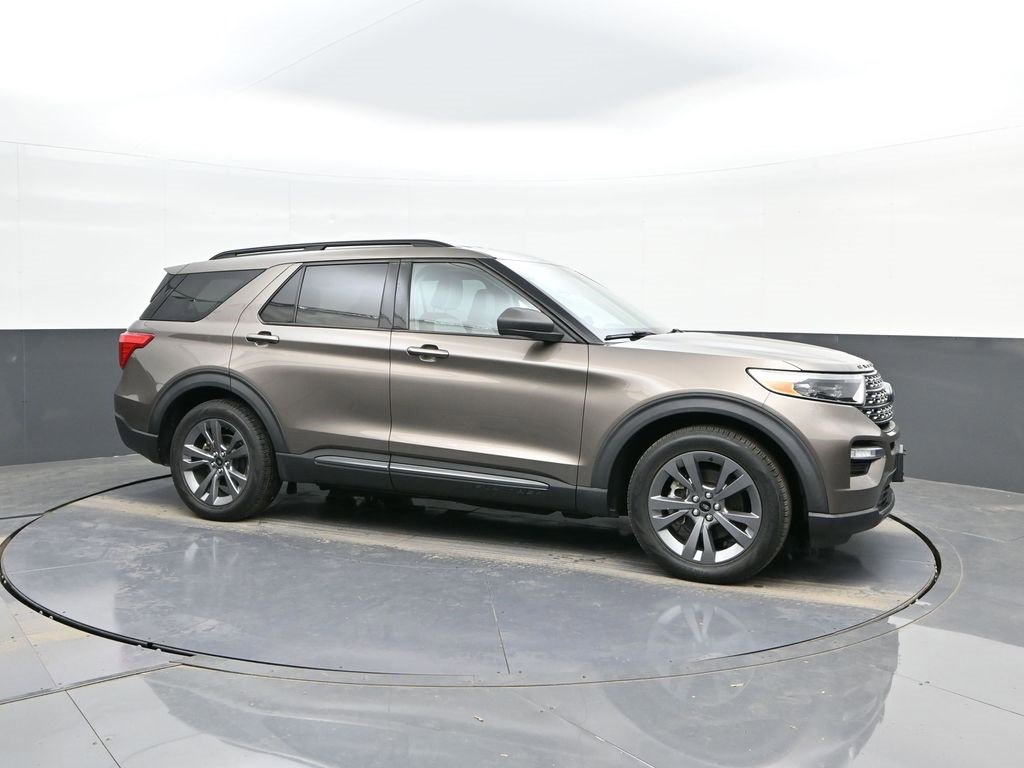 Certified 2021 Ford Explorer XLT w/ Equipment Group 202A image 13