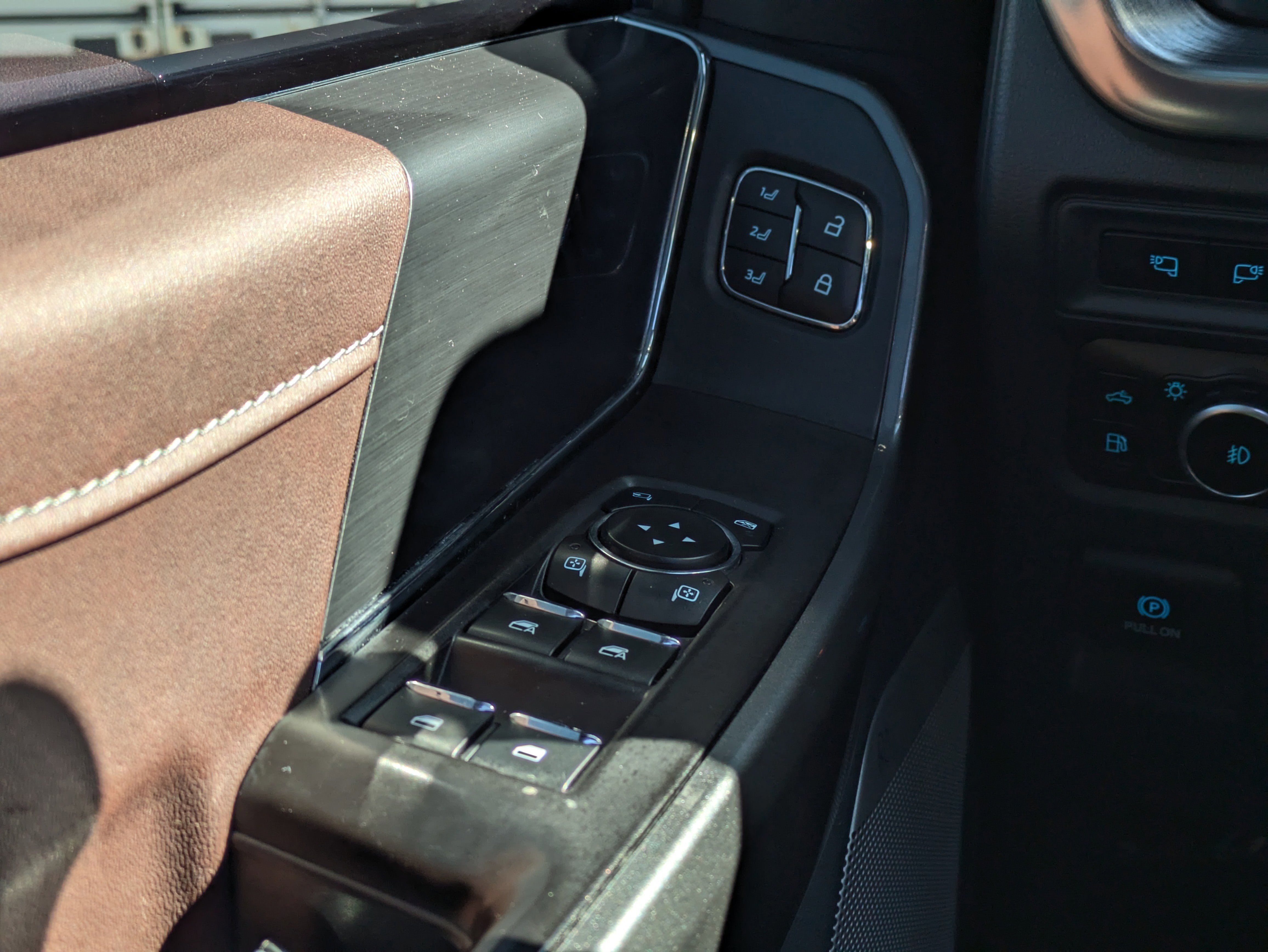 Certified 2023 Ford F150 Lariat w/ Equipment Group 502A High image 25