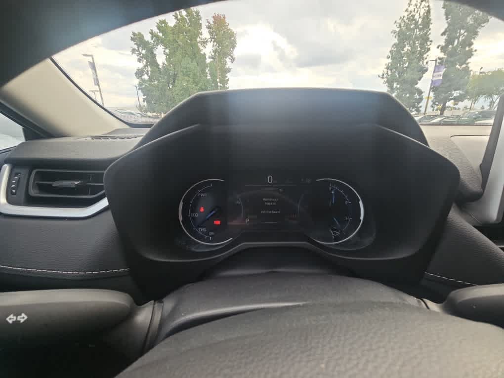 Used 2024 Toyota RAV4 LE AWD/4WD image 19