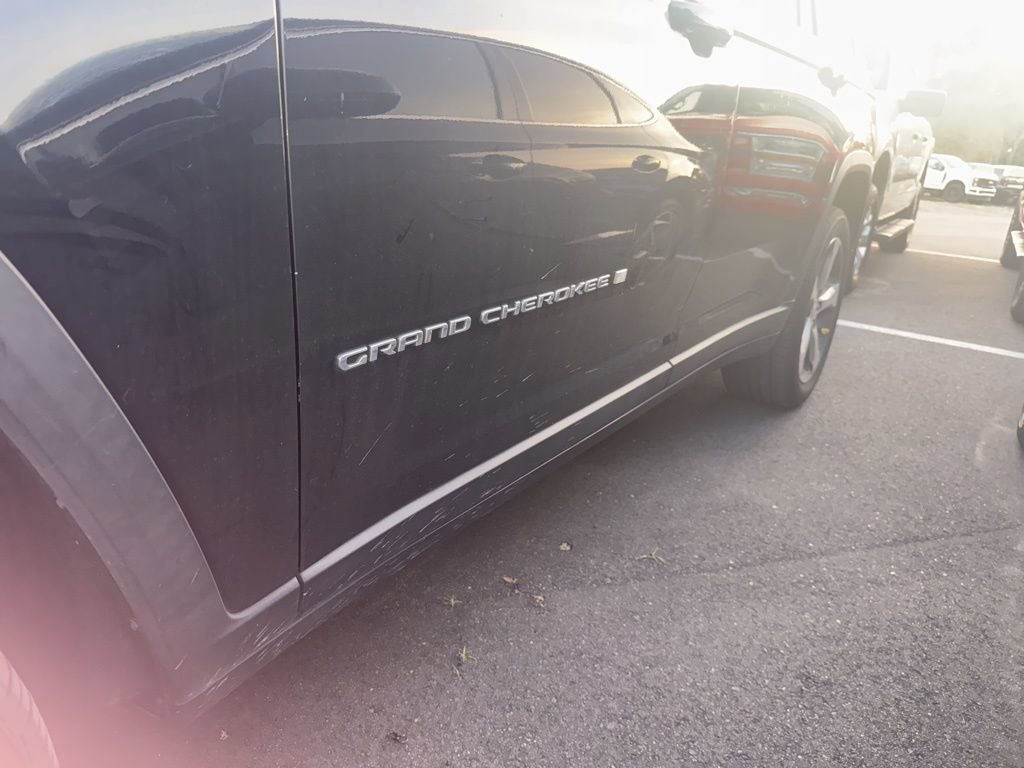 Used 2021 Jeep Grand Cherokee L Limited w/ Luxury Tech Group II image 5