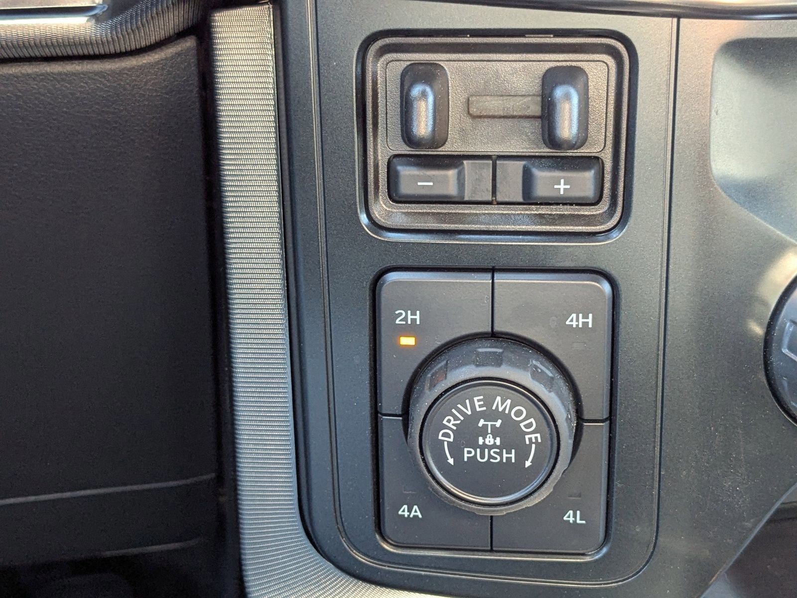 Certified 2025 Ford F150 Platinum w/ Equipment Group 702A High image 26