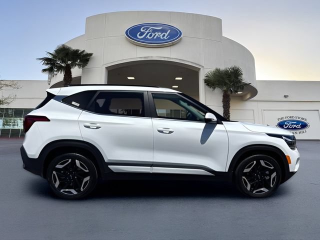 Used 2024 Kia Seltos SX w/ SX Sunroof Package AWD/4WD image 5