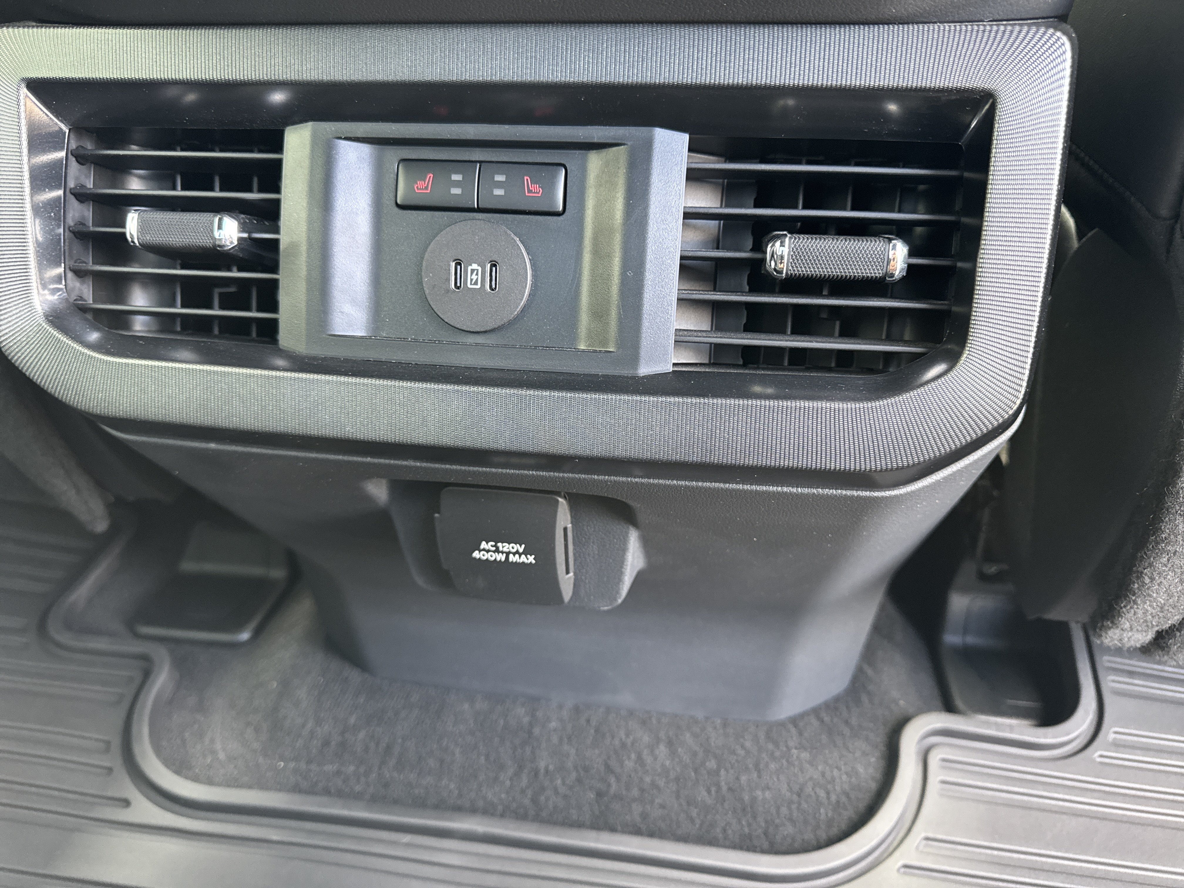 Certified 2026 Ford F250 Platinum AWD/4WD image 3