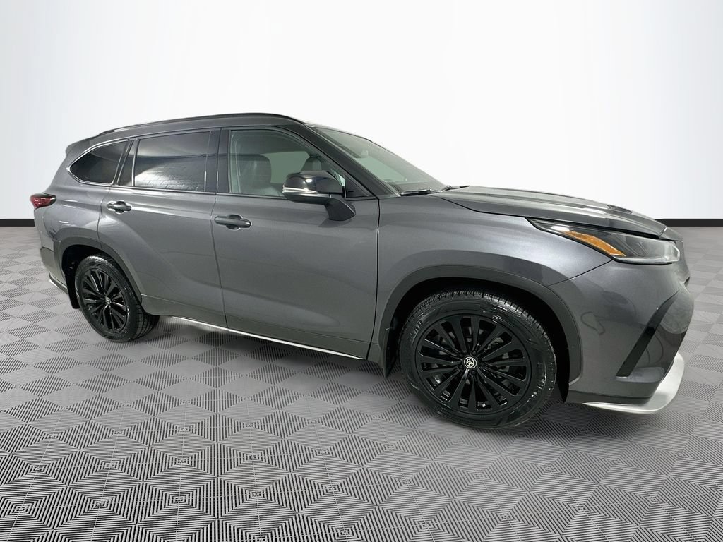 Used 2023 Toyota Highlander XSE AWD/4WD image 11