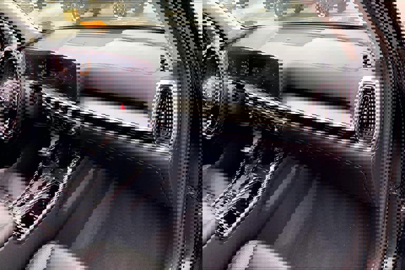 Used 2024 Kia Sorento S image 16