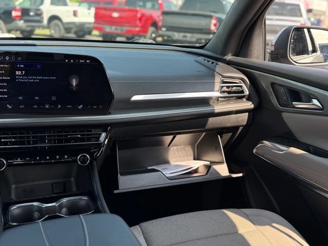 Used 2025 Chevrolet Traverse LT AWD/4WD image 31