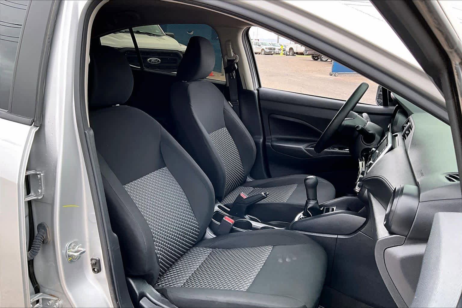 Used 2024 Nissan Versa S FWD image 9