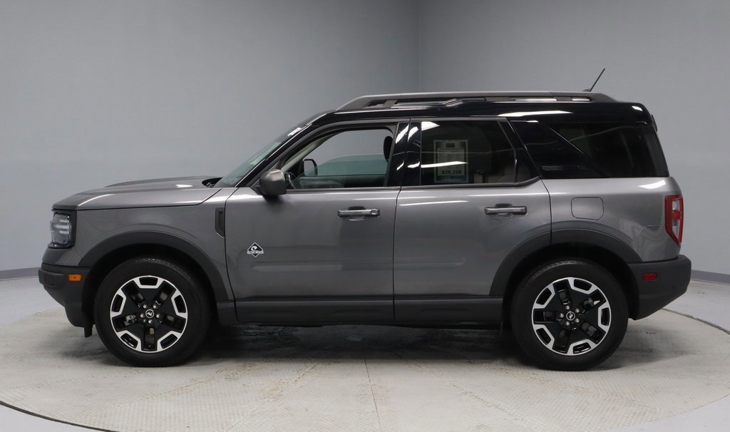 Certified 2023 Ford Bronco Sport Outer Banks w/ Tech Package image 2