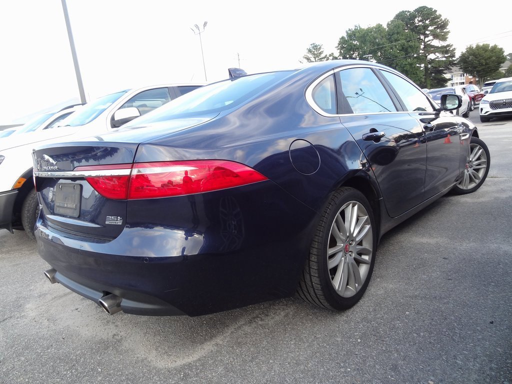 Used 2017 Jaguar XF Prestige image 4