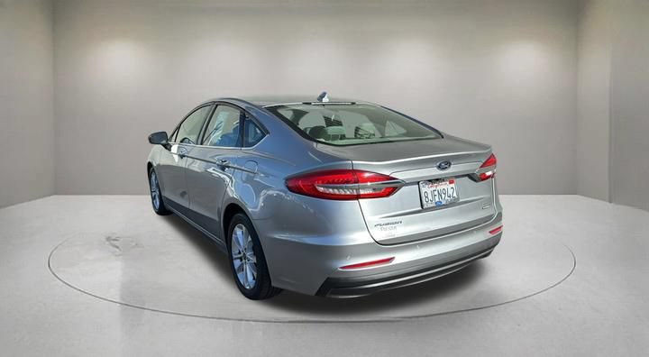 Certified 2020 Ford Fusion SE FWD image 4