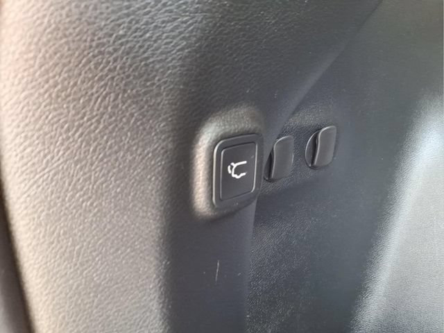Used 2019 Jeep Cherokee Limited AWD/4WD image 11