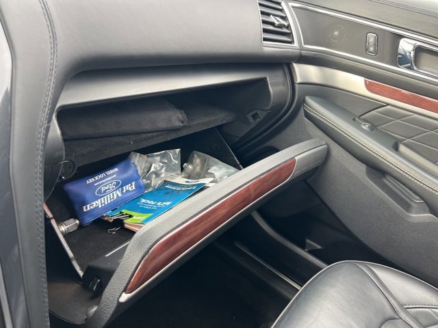 Certified 2018 Ford Explorer Platinum image 20