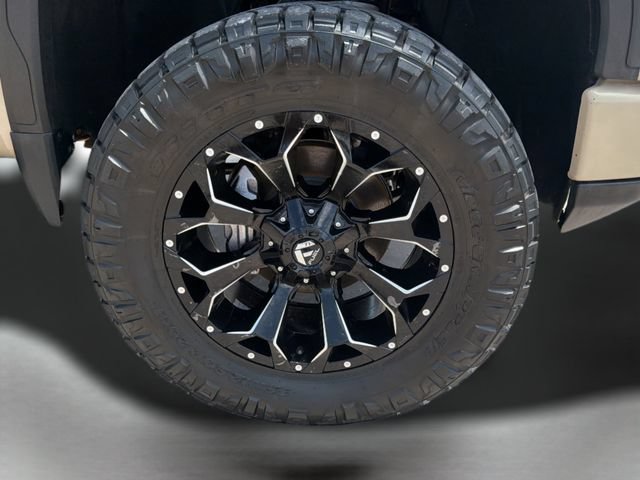 Used 2022 GMC Sierra 1500 Elevation w/ X31 Off-Road Package AWD/4WD image 9