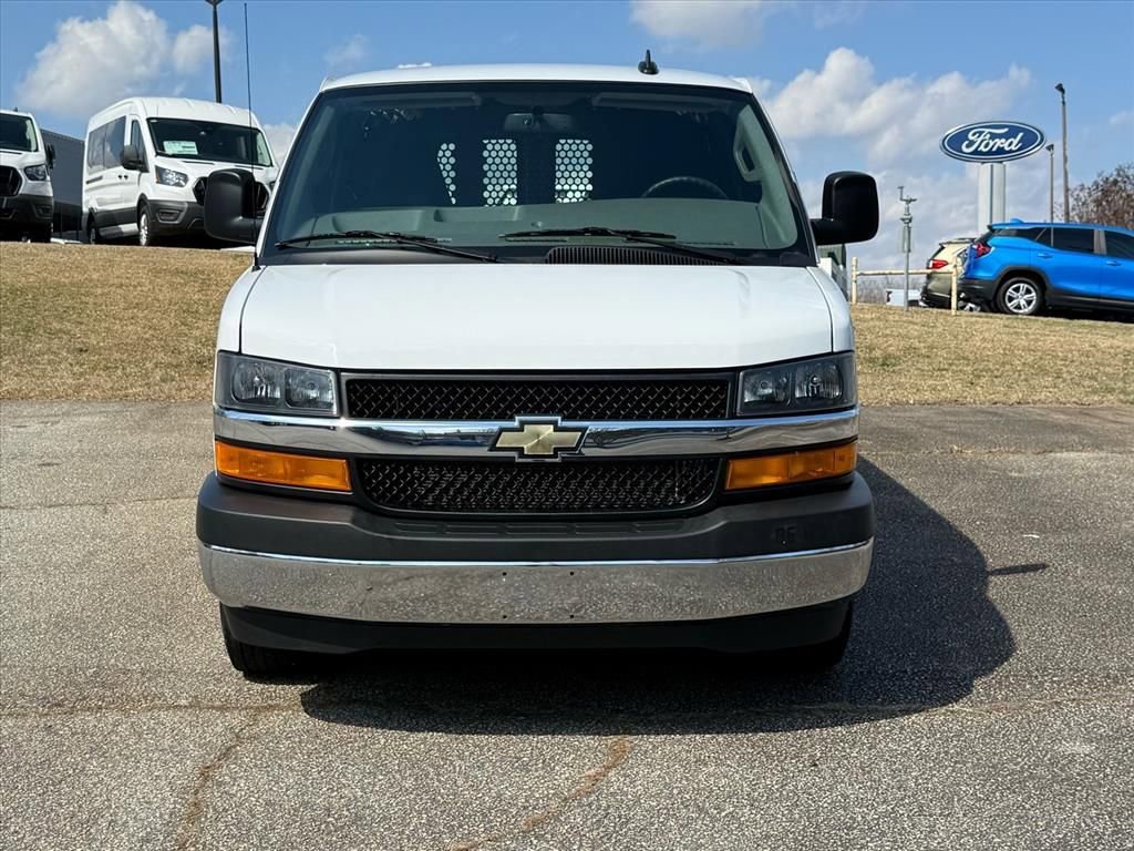 Used 2024 Chevrolet Express 2500 w/ Driver Convenience Package image 9