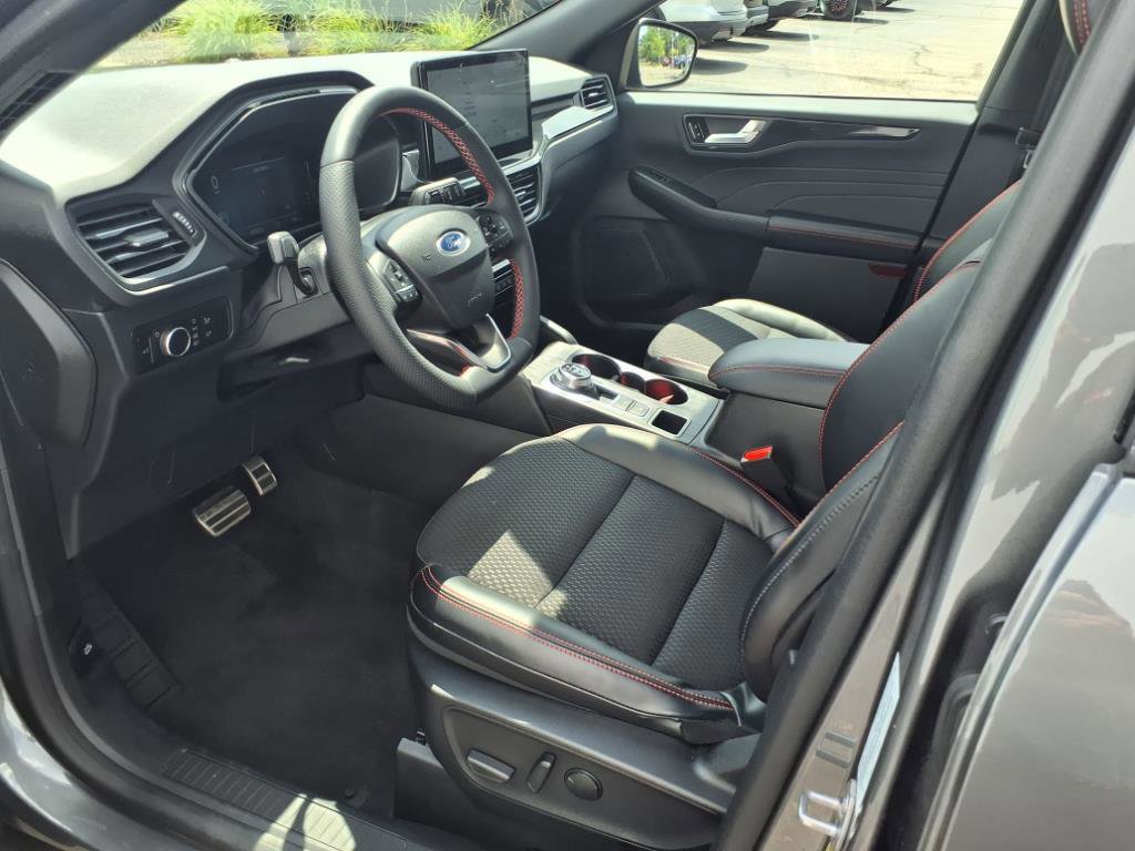 Certified 2023 Ford Escape ST-Line w/ Tech Pack #1 image 12