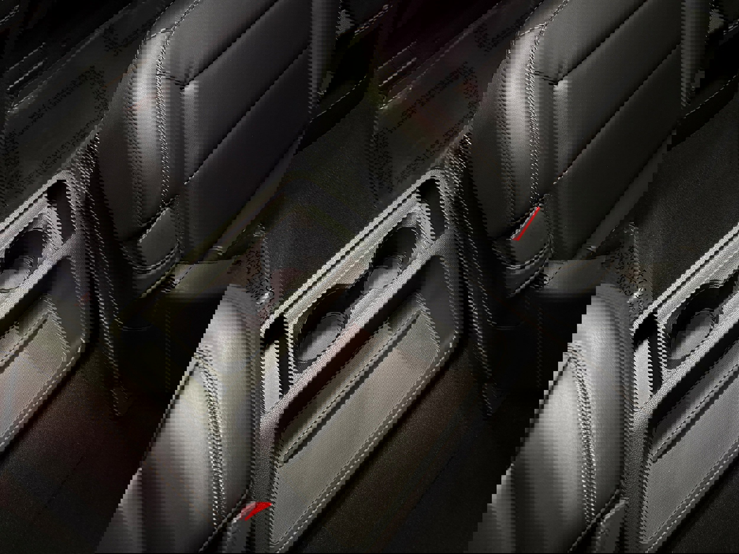 Certified 2021 Ford Explorer XLT w/ Equipment Group 202A image 10