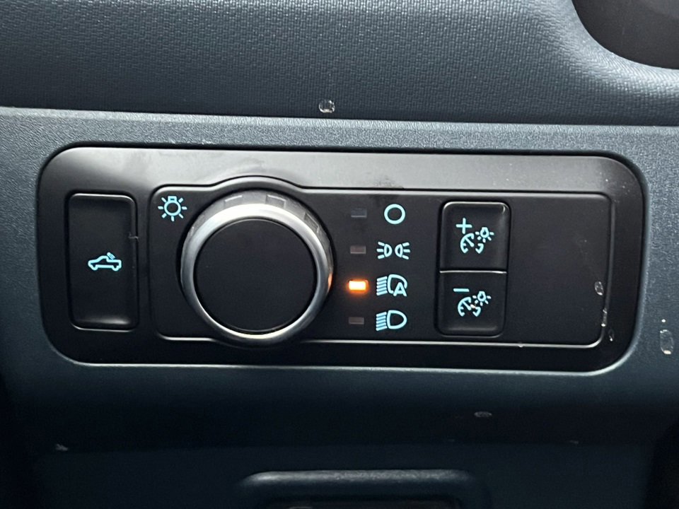 Certified 2025 Ford Maverick XL w/ 4K Tow Package image 23