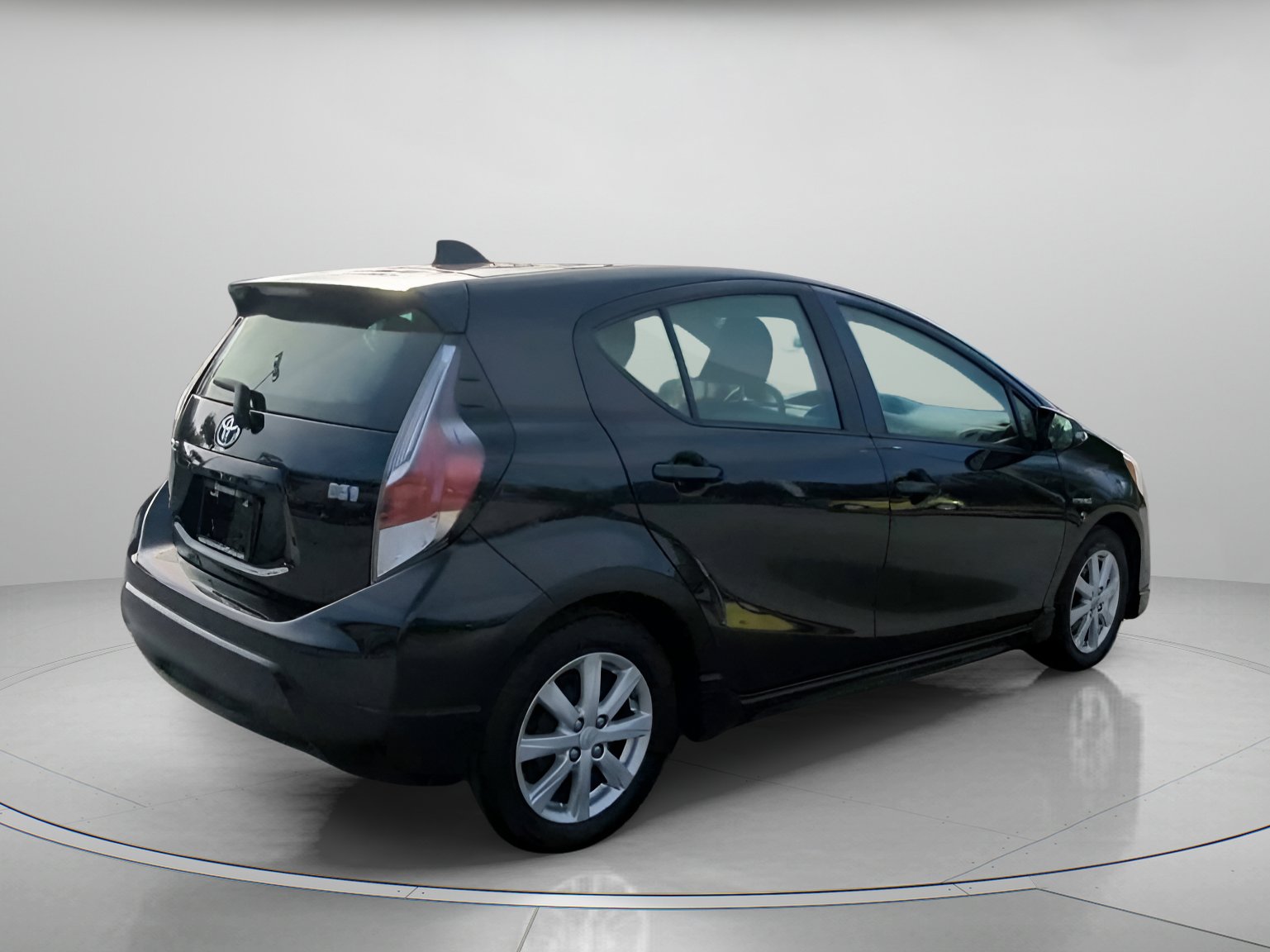 Used 2017 Toyota Prius C Two image 28