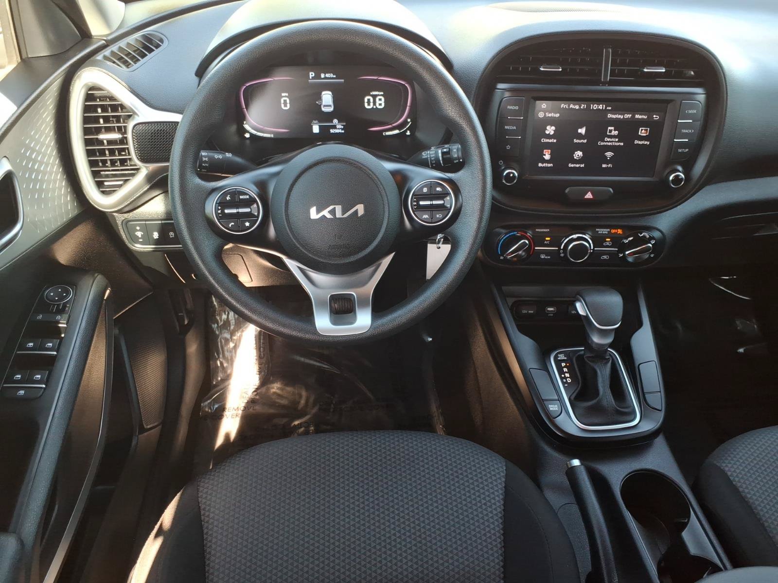 Used 2023 Kia Soul LX w/ LX Technology Package FWD image 16