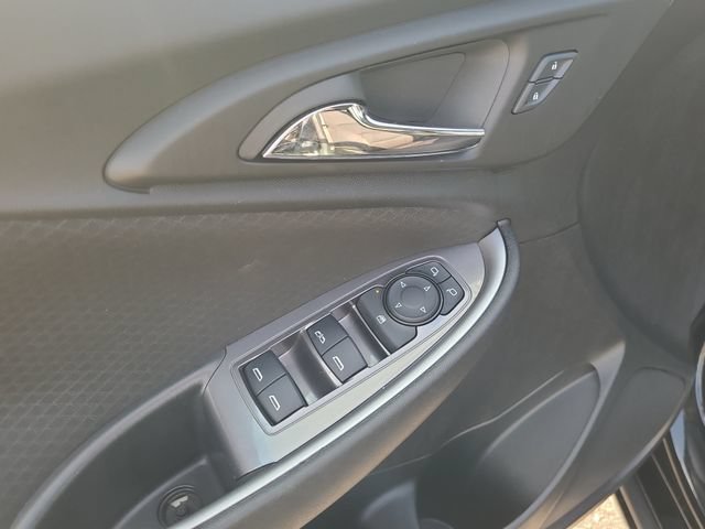 Used 2025 Chevrolet Malibu LT FWD image 21