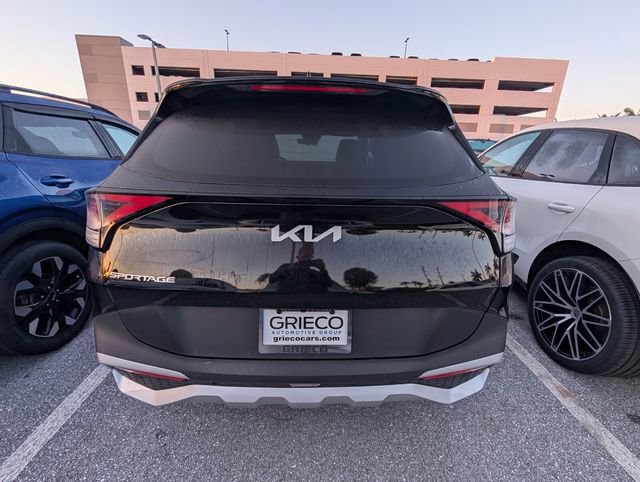 Used 2025 Kia Sportage EX FWD image 3