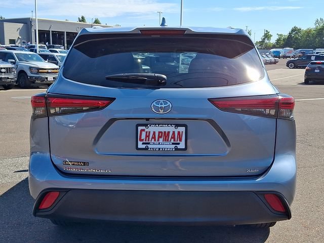 Used 2023 Toyota Highlander XLE FWD image 5