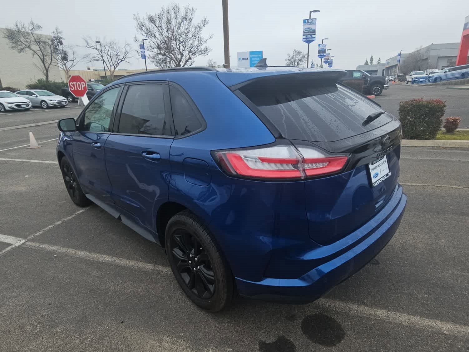 Certified 2024 Ford Edge SE w/ Black Appearance Package image 3