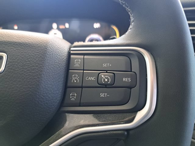 Used 2024 Jeep Wagoneer 4WD w/ Premium Group I image 16