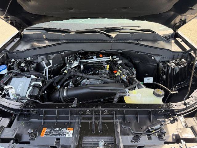 Certified 2025 Ford Explorer Active AWD/4WD image 24