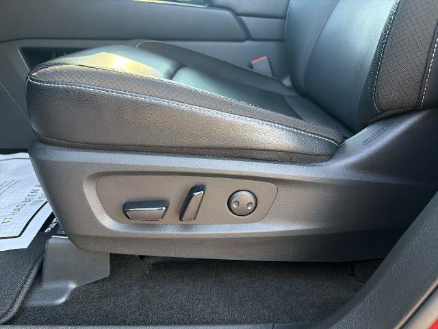 Used 2024 Nissan Pathfinder SL FWD image 18