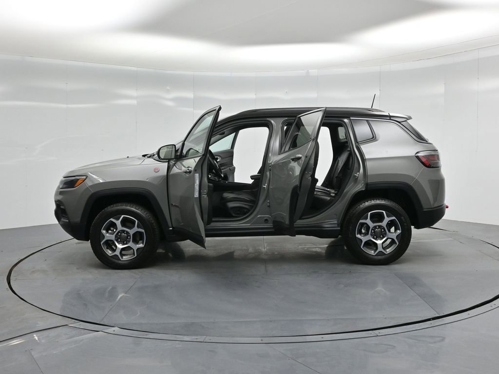 Used 2022 Jeep Compass Trailhawk w/ Trailhawk Elite Group image 5